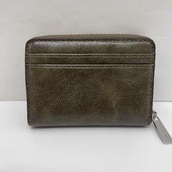 MICHAEL KORS Jet Set Medium Distressed Zip Around Card Case
Olive
NWT - Picture 5 of 16
